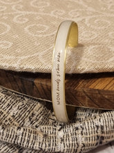 Carica l'immagine nel visualizzatore di Gallery, bracciale frase