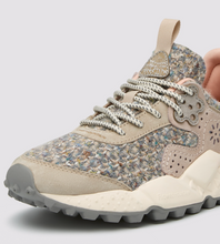 Carica l'immagine nel visualizzatore di Gallery, Flower mountain suede and fabric beige