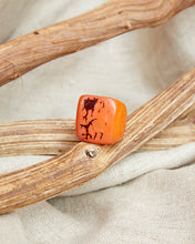 Carica l'immagine nel visualizzatore di Gallery, Anello di Tagua