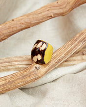 Carica l'immagine nel visualizzatore di Gallery, Anello di Tagua