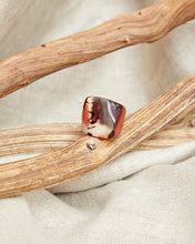 Carica l'immagine nel visualizzatore di Gallery, Anello di Tagua