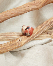 Carica l'immagine nel visualizzatore di Gallery, Anello di Tagua