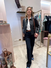 Carica l'immagine nel visualizzatore di Gallery, ATELIER PIECES UNIQUES JEANS CHINO FLARE
