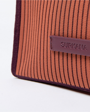 Carica l&#39;immagine nel visualizzatore di Gallery, ATELIER PIECES UNIQUES BORSA JAQUARD MAGLIA
