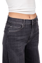 Carica l&#39;immagine nel visualizzatore di Gallery, ATELIER PIECES UNIQUES  JEANS 5 POCKETS
