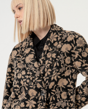 Carica l&#39;immagine nel visualizzatore di Gallery, Cappotto jacquard oversize doppio incrocio Nero
