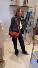 Carica l'immagine nel visualizzatore di Gallery, ATELIER PIECES UNIQUES JEANS CHINO FLARE
