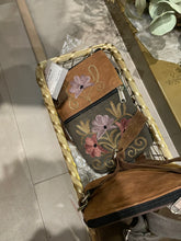 Carica l&#39;immagine nel visualizzatore di Gallery, ATELIER PIECES UNIQUES  TRACOLLA RICAMATA
