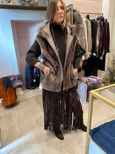 Carica l&#39;immagine nel visualizzatore di Gallery, ATELIER PIECES UNIQUES GILET LUPO ECO
