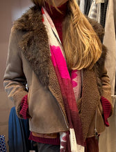 Carica l&#39;immagine nel visualizzatore di Gallery, ATELIER PIECES UNIQUES BIKER ECO SHERLING
