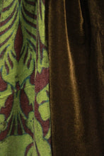 Carica l'immagine nel visualizzatore di Gallery, Stola Velluto verde
