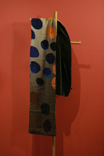 Carica l'immagine nel visualizzatore di Gallery, Stola velluto pois
