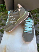 Carica l&#39;immagine nel visualizzatore di Gallery, ATELIER PIECES UNIQUES SNEAKERS SUEDE NYLON
