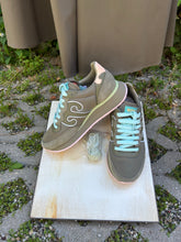Carica l&#39;immagine nel visualizzatore di Gallery, ATELIER PIECES UNIQUES SNEAKERS SUEDE NYLON
