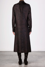 Carica l&#39;immagine nel visualizzatore di Gallery, CHEMISIER  SETA STAMPA
