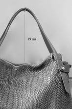 Carica l&#39;immagine nel visualizzatore di Gallery, Borsa Intreccia Media Bordeaux
