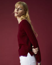 Carica l&#39;immagine nel visualizzatore di Gallery, Maglia Girocollo Riga Cashmere Bordeaux/Aubergine
