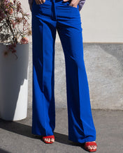 Carica l&#39;immagine nel visualizzatore di Gallery, Pantalone Bootcut Cady Bistretch Azzurro
