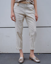 Carica l&#39;immagine nel visualizzatore di Gallery, Pantalone Chino Relaxed Fit Farro
