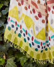 Carica l&#39;immagine nel visualizzatore di Gallery, Stola Lino Geo Multicolor
